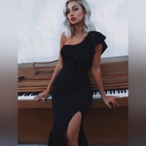 Elegant Black One-Shoulder Dress